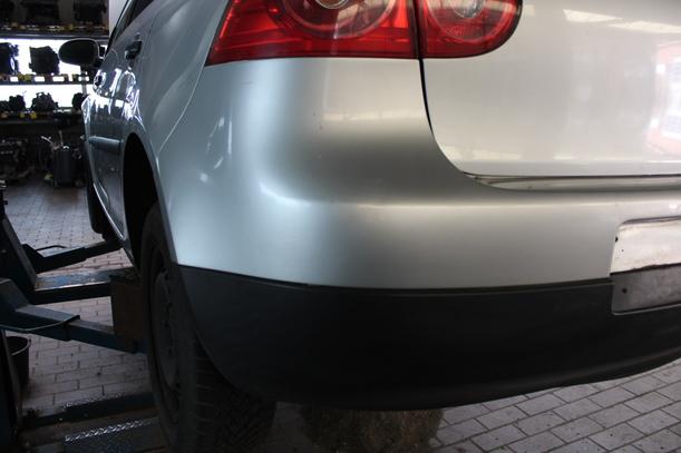Foto: STOSSFÄNGER / STOßSTANGE HINTEN ( LIMOUSINE ) eines VW Golf 1.9 TDI Style