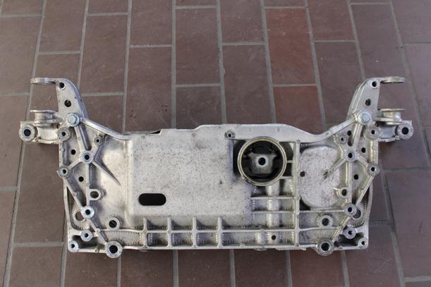Foto: VORDERACHSTRÄGER eines VW Golf 1.9 TDI Style