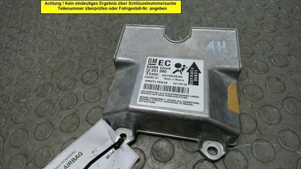 Foto: ATEUERGERÄT AIRBAG eines Opel Astra 1.6 Caravan Style