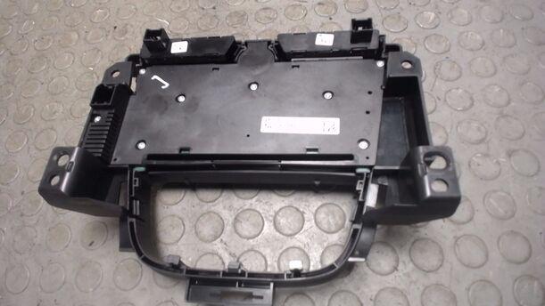 Foto: RADIOBEDIENUNG eines Opel Astra 2.0 CDTI DPF Style