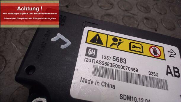 Foto: STEUERGERÄT AIRBAG (ENTHEIRATET) eines Opel Astra 2.0 CDTI DPF Style