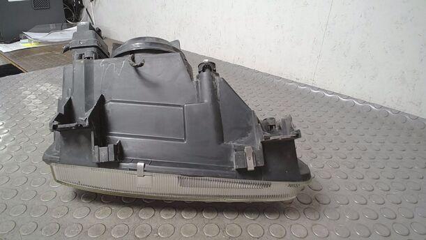 Foto: SCHEINWERFER LINKS eines Renault Megane Scenic 1.6e Style