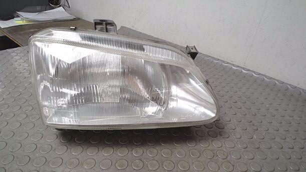 Foto: SCHEINWERFER RECHTS eines Renault Megane Scenic 1.6e Style