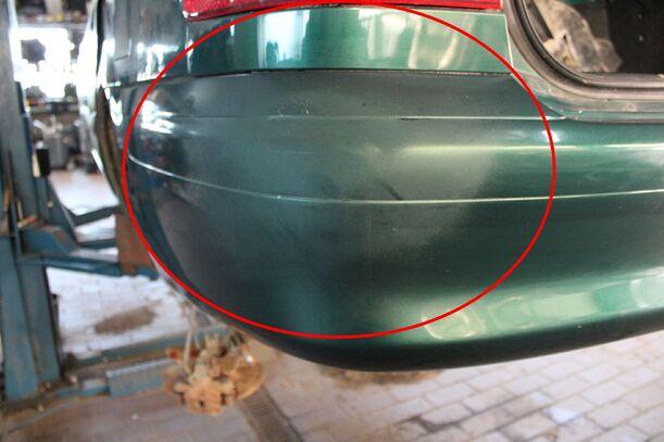 Foto: STOSSFÄNGER / STOSSSTANGE HINTEN eines Mazda 626 2.0 Style