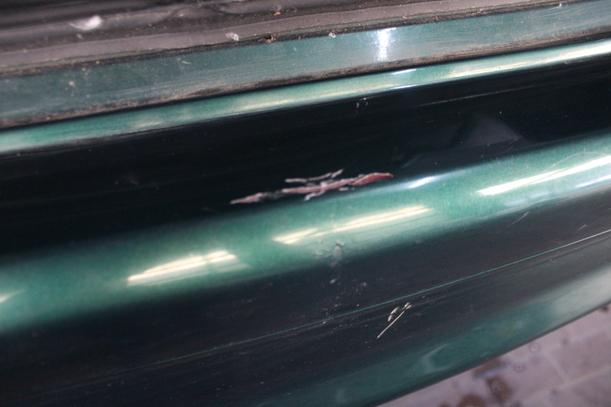 Foto: STOSSFÄNGER / STOSSSTANGE HINTEN eines Mazda 626 2.0 Style