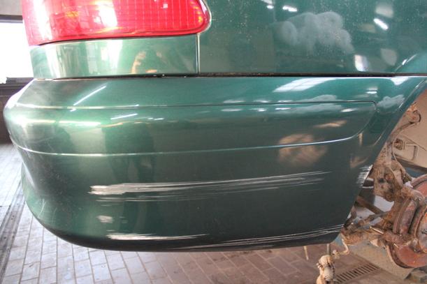Foto: STOSSFÄNGER / STOSSSTANGE HINTEN eines Mazda 626 2.0 Style
