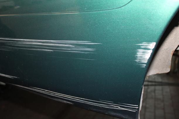 Foto: STOSSFÄNGER / STOSSSTANGE HINTEN eines Mazda 626 2.0 Style