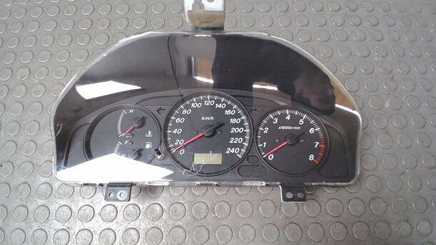 Foto: TACHOEINHEIT eines Mazda 626 2.0 Style