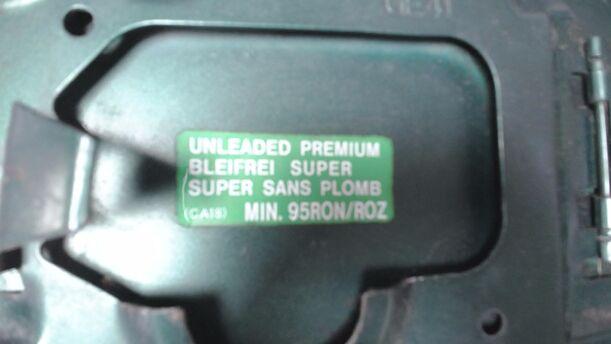 Foto: TANKKLAPPE eines Mazda 626 2.0 Style