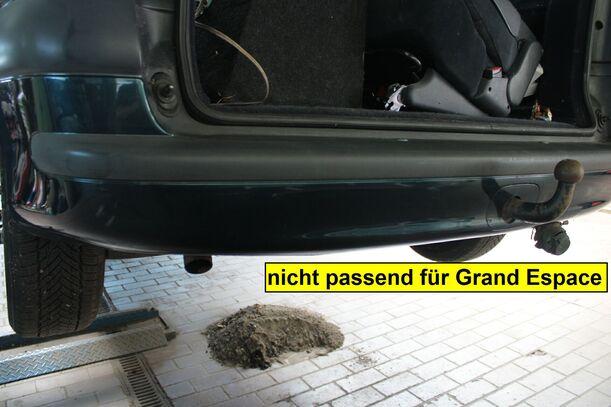 Foto: STOSSFÄNGER / STOSSSTANGE HINTEN eines Renault Espace 2.0 Style