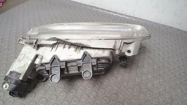 Foto: SCHEINWERFER LINKS eines Renault Espace 2.0 Style