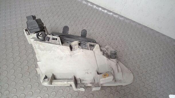 Foto: SCHEINWERFER LINKS eines Renault Espace 2.0 Style