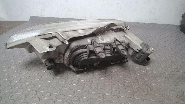 Foto: SCHEINWERFER RECHTS eines Renault Espace 2.0 Style