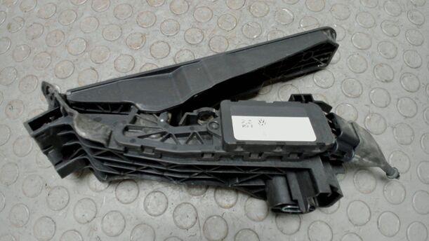 Foto: GASPEDAL eines VW Golf 1.9 TDI Style
