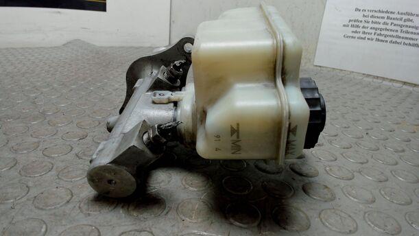 Foto: HAUPTBREMSZYLINDER eines VW Golf 1.9 TDI Style