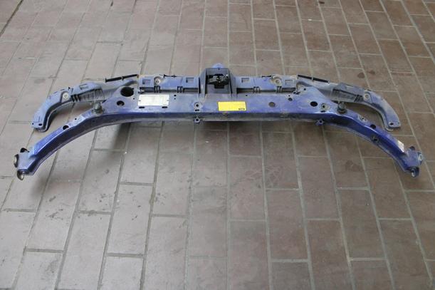 Foto: FRONTBLECH / SCHLOSSTRÄGER eines Ford Focus Turnier Style