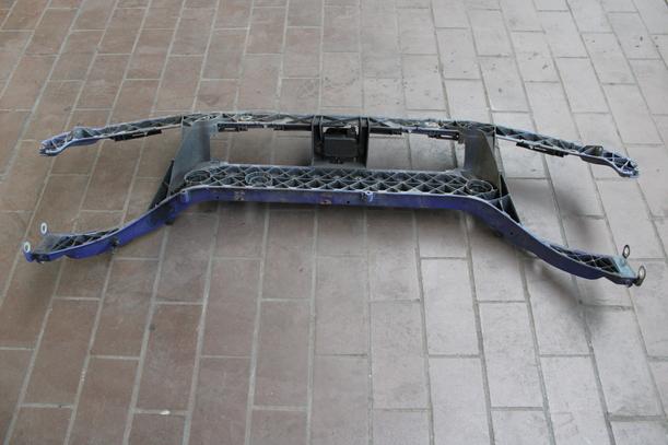 Foto: FRONTBLECH / SCHLOSSTRÄGER eines Ford Focus Turnier Style