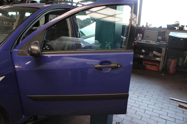 Foto: TÜR VORNE LINKS (4/5-TÜRER) eines Ford Focus Turnier Style