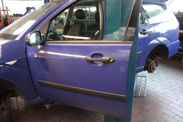 Foto: TÜR VORNE LINKS (4/5-TÜRER) eines Ford Focus Turnier Style