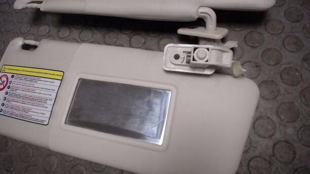 Foto: SONNENBLENDEN eines Ford Ka 1.2 Style