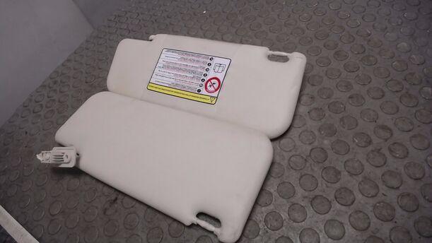 Foto: SONNENBLENDEN eines Ford Ka 1.2 Style