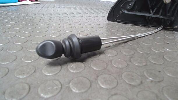 Foto: AUSSENSPIEGEL MECHANISCH VERSTELLBAR RECHTS eines Ford Focus Turnier Style
