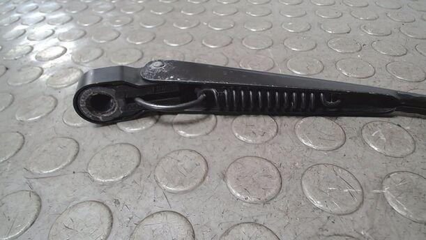 Foto: WISCHERARM HINTEN eines Ford Focus Turnier Style