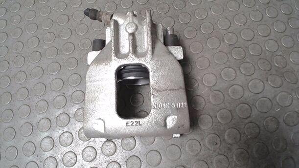 Foto: BREMSSATTEL VORNE RECHTS NEUWERIG) eines Ford Focus Turnier Style