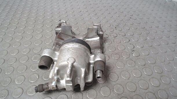 Foto: BREMSSATTEL VORNE RECHTS NEUWERIG) eines Ford Focus Turnier Style