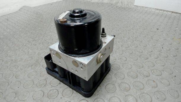 Foto: HAUPTBREMSAGGREGAT ABS eines VW Golf 1.9 TDI Style