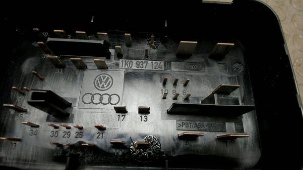 Foto: SICHERUNGSKASTEN ZENTRALELEKTRIK eines VW Golf 1.9 TDI Style