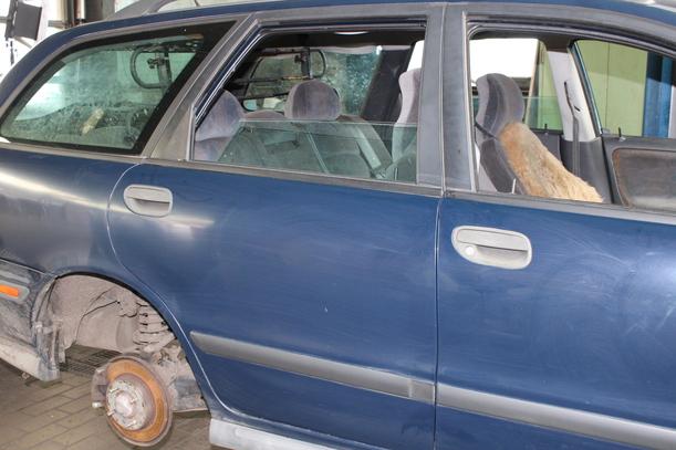 Foto: TÜR HINTEN RECHTS eines Volvo V40 1.8 Style