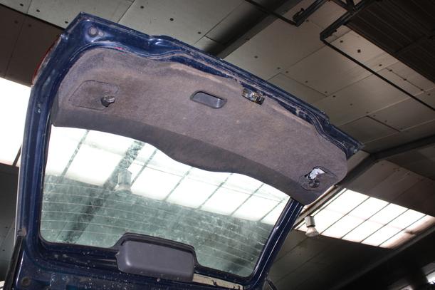 Foto: HECKKLAPPE / HECKDECKEL eines Volvo V40 1.8 Style