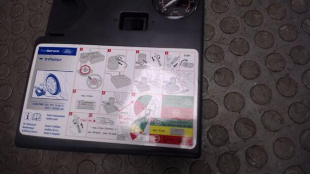 Foto: KOMPRESSOR / PANNENHILFE eines Ford Ka 1.2 Style