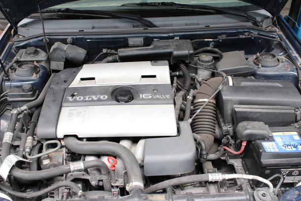 Foto: MOTOR B4184S eines Volvo V40 1.8 Style