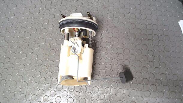 Foto: KRAFTSTOFFPUMPE eines Volvo V40 1.8 Style