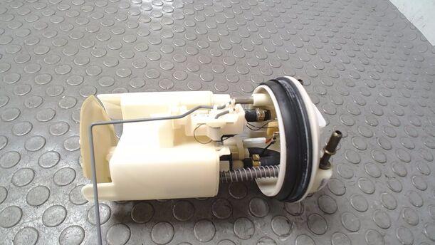 Foto: KRAFTSTOFFPUMPE eines Volvo V40 1.8 Style