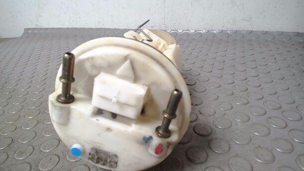 Foto: KRAFTSTOFFPUMPE eines Volvo V40 1.8 Style