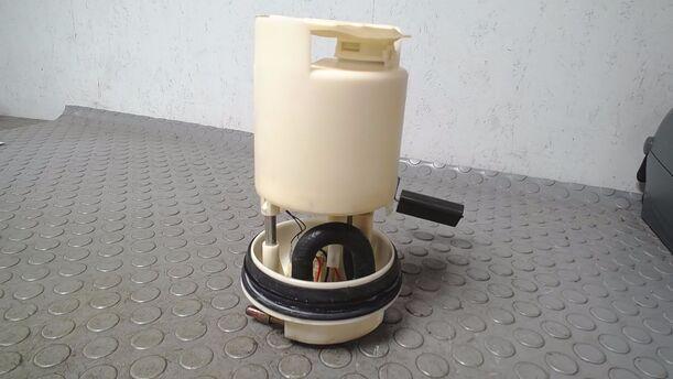Foto: KRAFTSTOFFPUMPE eines Volvo V40 1.8 Style