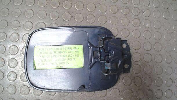 Foto: TANKKLAPPE / TANKDECKEL eines Volvo V40 1.8 Style