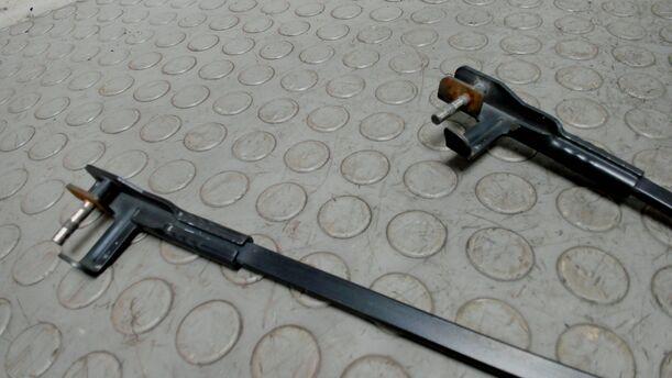 Foto: SCHEIBENWISCHERARME VORN eines VW Golf 1.9 TDI Style