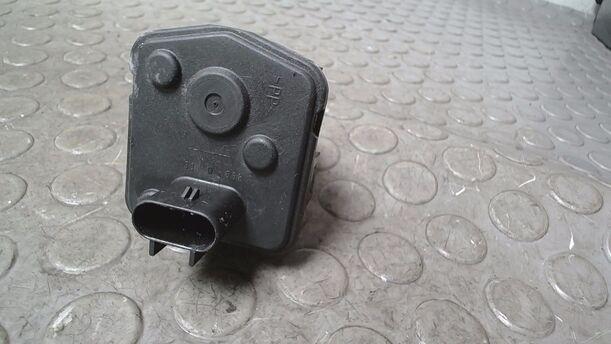 Foto: LEUCHTWEITENVERSTELLUNG LINKS eines Volvo V40 1.8 Style