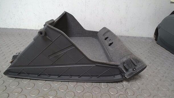 Foto: HANDSCHUHFACH eines Volvo V40 1.8 Style