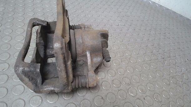Foto: BREMSSATTEL VORNE RECHTS eines Volvo V40 1.8 Style