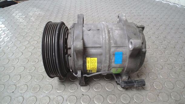 Foto: KOMPRESSOR KLIMAANLAGE eines Volvo V40 1.8 Style