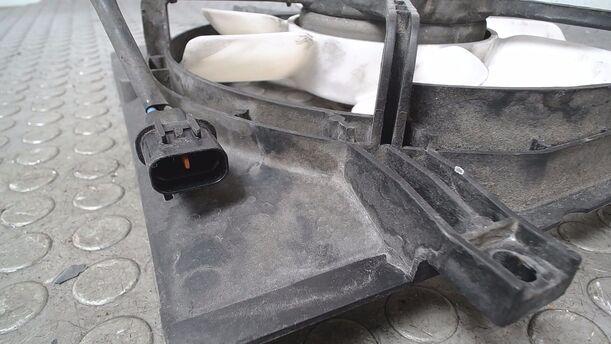 Foto: ELEKTROLÜFTER eines Volvo V40 1.8 Style