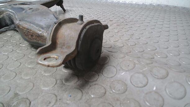 Foto: QUERLENKER VORNE LINKS eines Volvo V40 1.8 Style