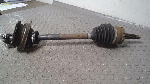 Foto: ANTRIEBSWELLE VORNE LINKS eines Volvo V40 1.8 Style