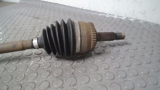 Foto: ANTRIEBSWELLE VORNE LINKS eines Volvo V40 1.8 Style