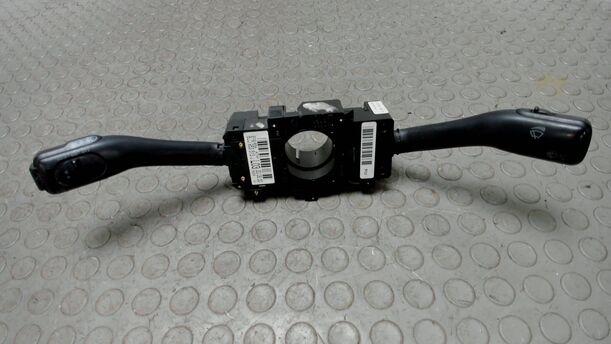 Foto: KOMBISCHALTER / LENKSTOCKSCHALTER eines VW Sharan 1.8 5V Turbo Style